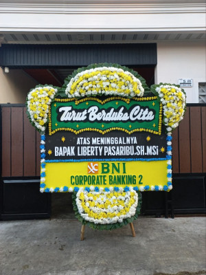 Papan Bunga Duka di Pasar Permiri