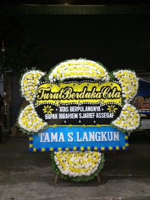Papan Bunga Duka di Pasar Permiri